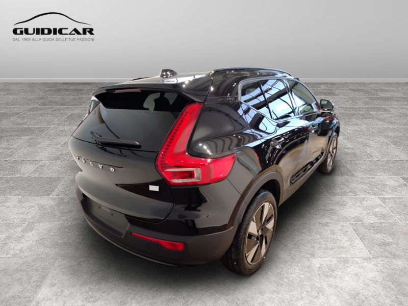 GuidiCar - VOLVO XC40 1 XC40 single motor extend.range Core rwd Nuovo