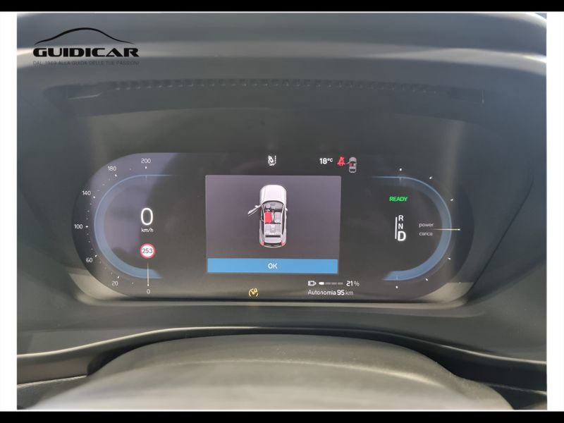 GuidiCar - VOLVO XC40 1 XC40 single motor extend.range Core rwd Nuovo