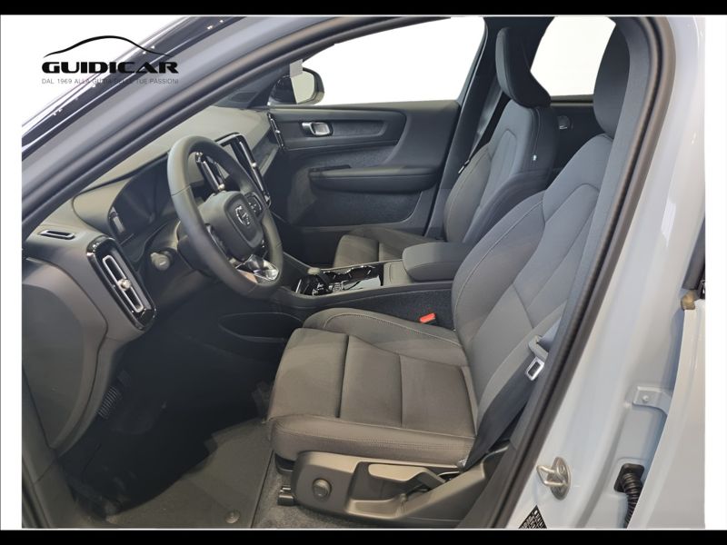 GuidiCar - VOLVO XC40 1 XC40 single motor extend.range Core rwd Nuovo