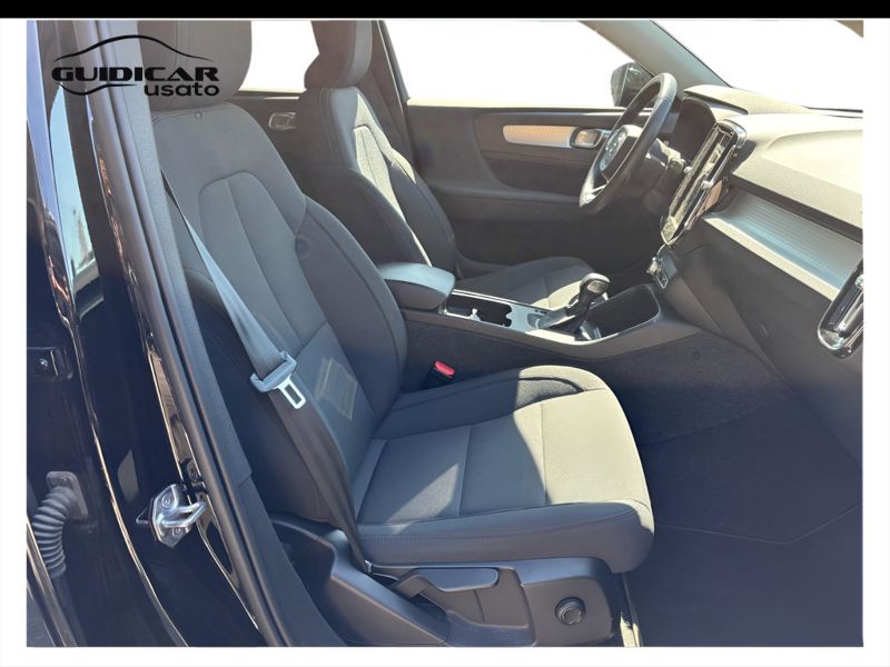 GuidiCar - VOLVO XC40 2021 XC40 1.5 t2 Momentum Core my21 Usato