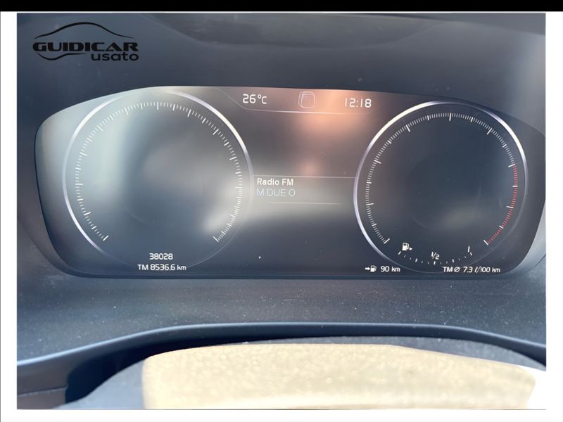 GuidiCar - VOLVO XC40 2021 XC40 1.5 t2 Momentum Core my21 Usato