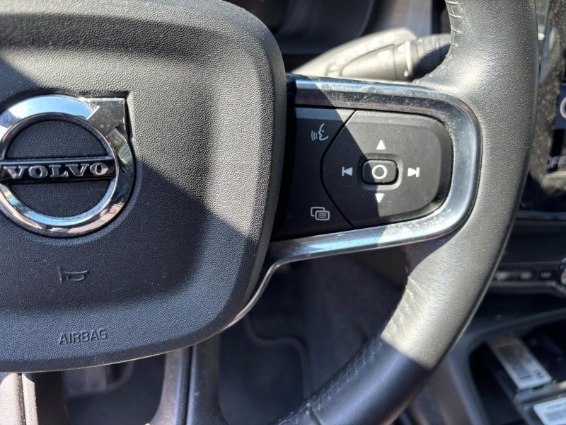 GuidiCar - VOLVO XC40 2021 XC40 1.5 t2 Momentum Core my21 Usato