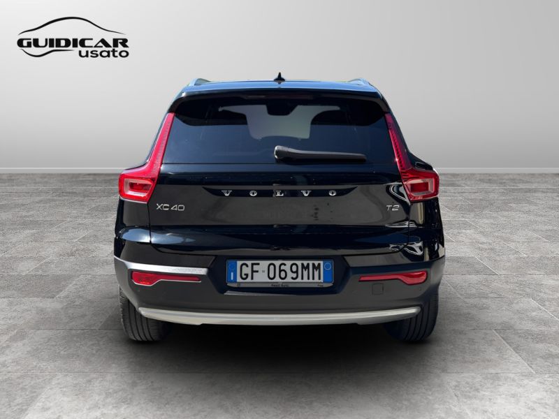GuidiCar - VOLVO XC40 2021 XC40 1.5 t2 Momentum Core my21 Usato