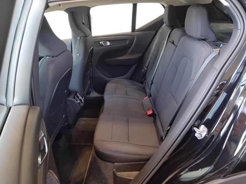 GuidiCar - VOLVO XC40 2021 XC40 1.5 t2 Momentum my21 Usato