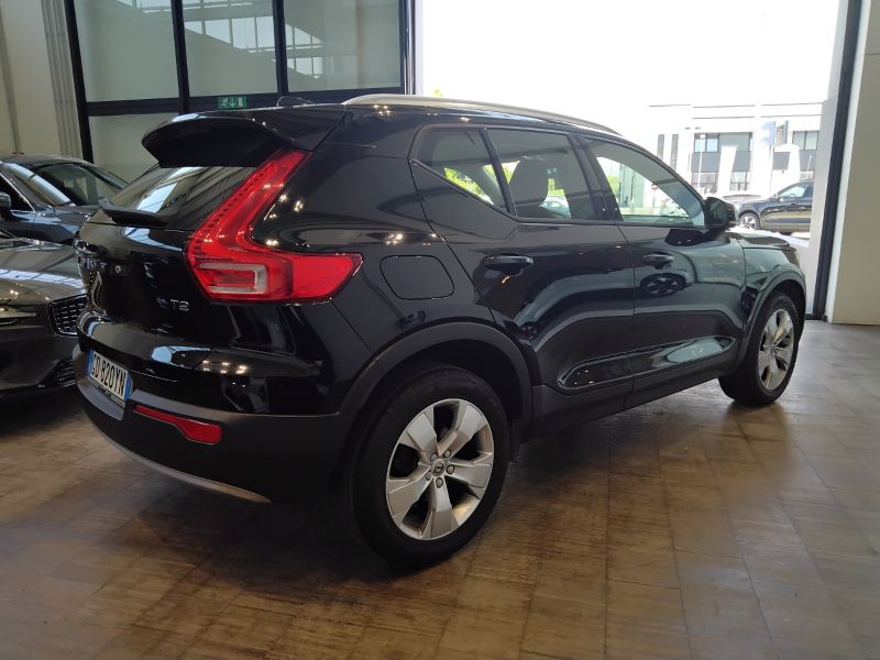 GuidiCar - VOLVO XC40 2021 XC40 1.5 t2 Momentum my21 Usato