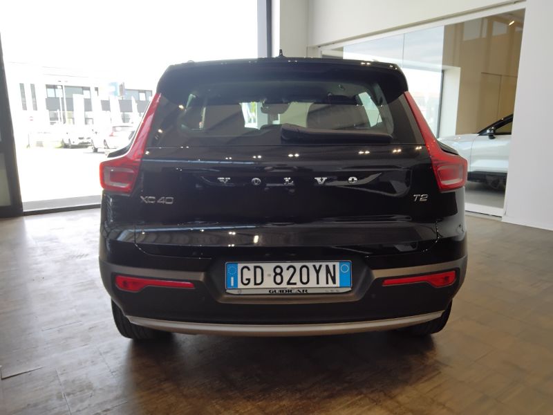 GuidiCar - VOLVO XC40 2021 XC40 1.5 t2 Momentum my21 Usato