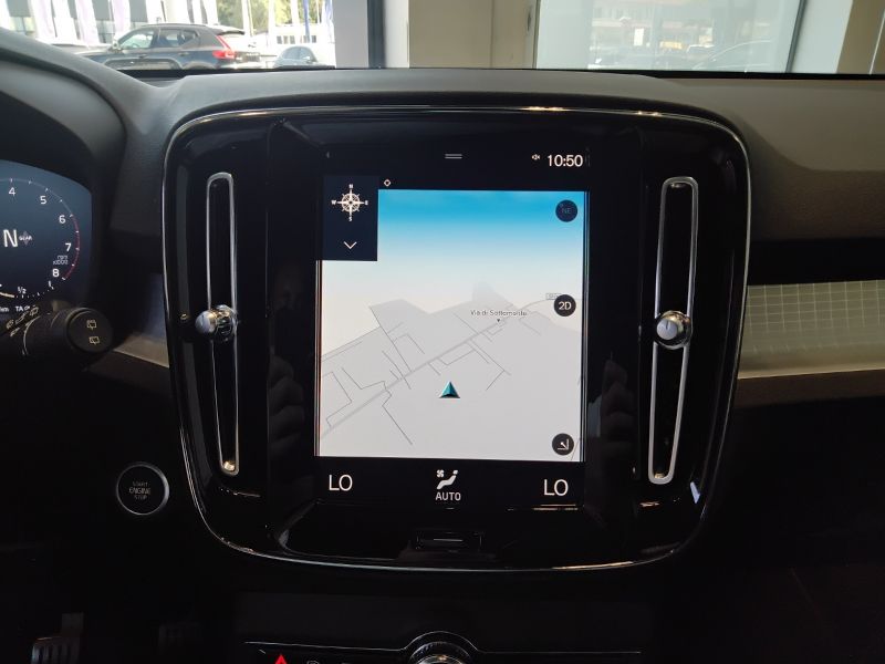 GuidiCar - VOLVO XC40 2021 XC40 1.5 t2 Momentum my21 Usato