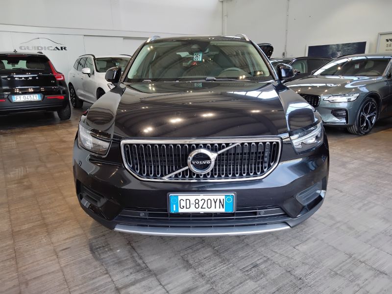 GuidiCar - VOLVO XC40 2021 XC40 1.5 t2 Momentum my21 Usato