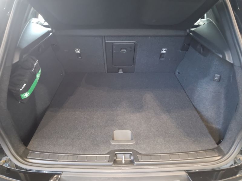 GuidiCar - VOLVO XC40 2021 XC40 1.5 t2 Momentum my21 Usato