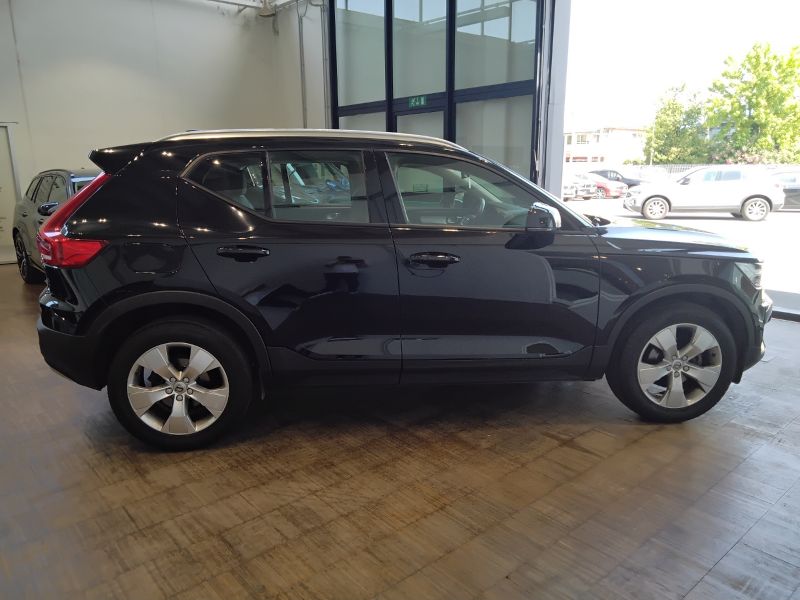 GuidiCar - VOLVO XC40 2021 XC40 1.5 t2 Momentum my21 Usato