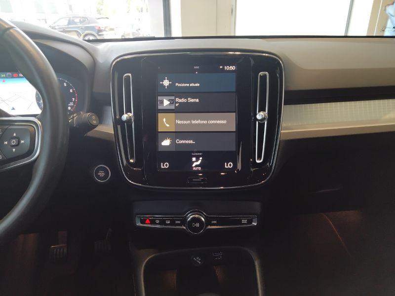 GuidiCar - VOLVO XC40 2021 XC40 1.5 t2 Momentum my21 Usato
