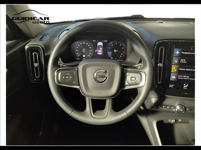GuidiCar - VOLVO XC40 2022 XC40 1.5 t2 Momentum my21 Usato