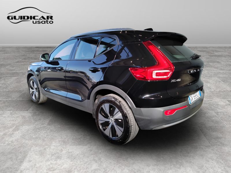 GuidiCar - VOLVO XC40 2022 XC40 1.5 t2 Momentum my21 Usato