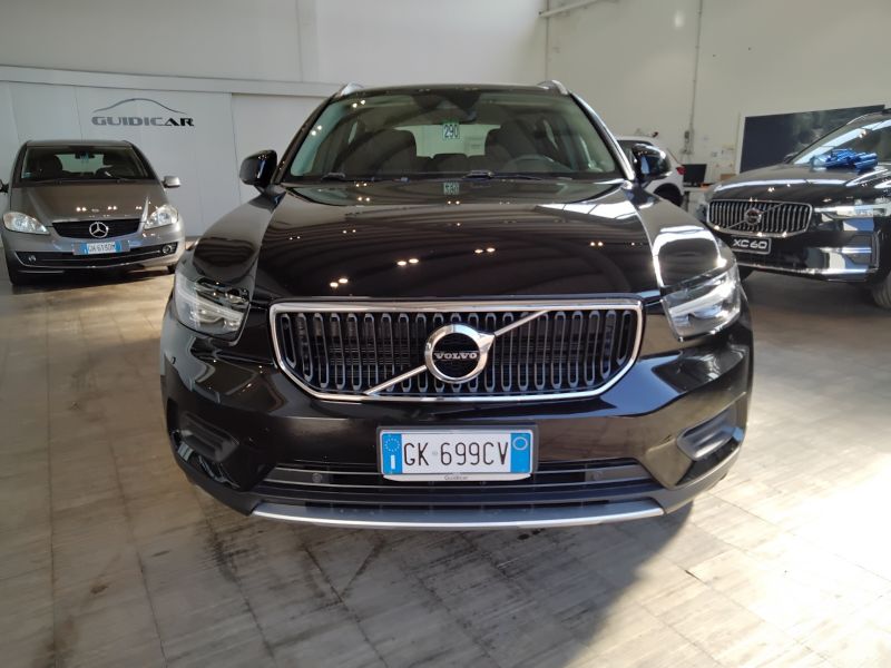 GuidiCar - VOLVO XC40 2022 XC40 1.5 t2 Momentum my21 Usato