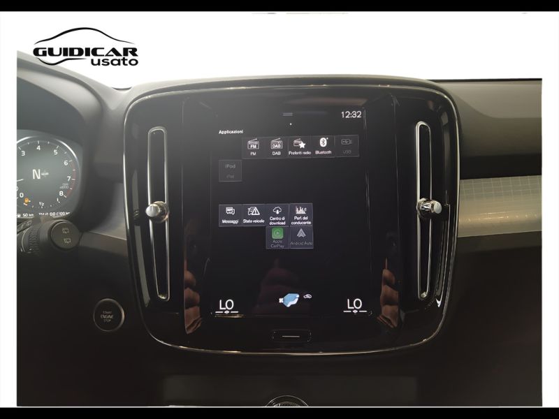 GuidiCar - VOLVO XC40 2021 XC40 1.5 t2 Momentum Pro my21 Usato