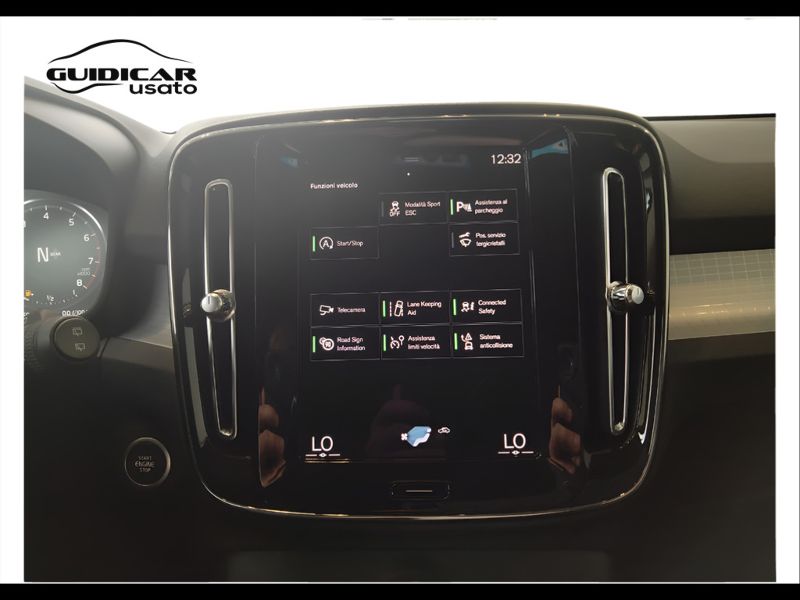 GuidiCar - VOLVO XC40 2021 XC40 1.5 t2 Momentum Pro my21 Usato