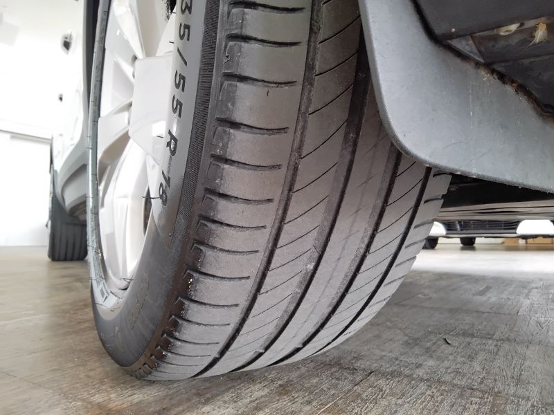 GuidiCar - VOLVO XC40 2021 XC40 1.5 t2 Momentum Pro my21 Usato
