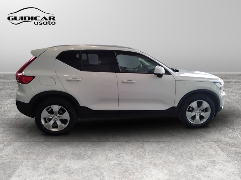 GuidiCar - VOLVO XC40 2021 XC40 1.5 t2 Momentum Pro my21 Usato