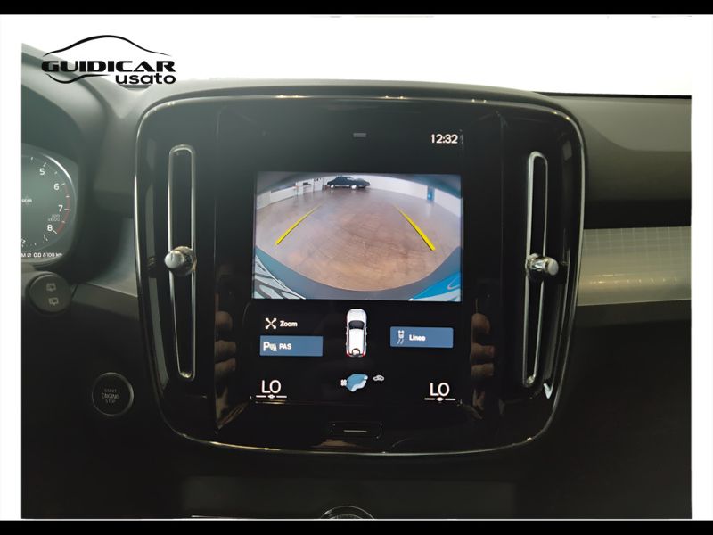 GuidiCar - VOLVO XC40 2021 XC40 1.5 t2 Momentum Pro my21 Usato