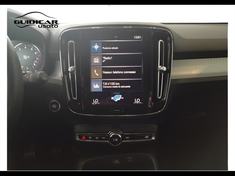 GuidiCar - VOLVO XC40 2021 XC40 1.5 t2 Momentum Pro my21 Usato