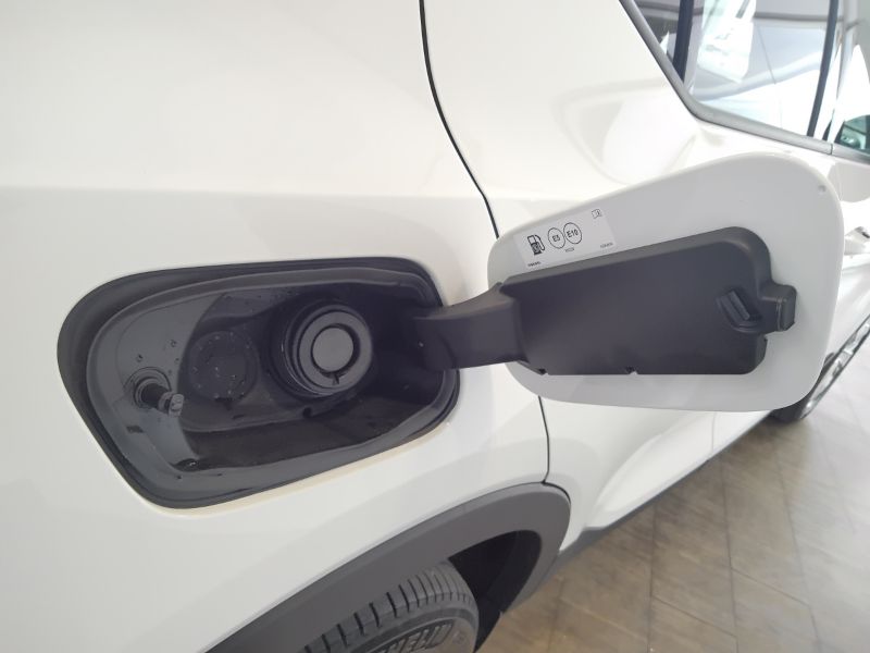 GuidiCar - VOLVO XC40 2021 XC40 1.5 t2 Momentum Pro my21 Usato