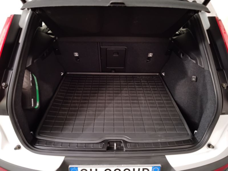 GuidiCar - VOLVO XC40 2022 XC40 1.5 T5 plug-in-hybrid Inscription Expression auto my21 Usato