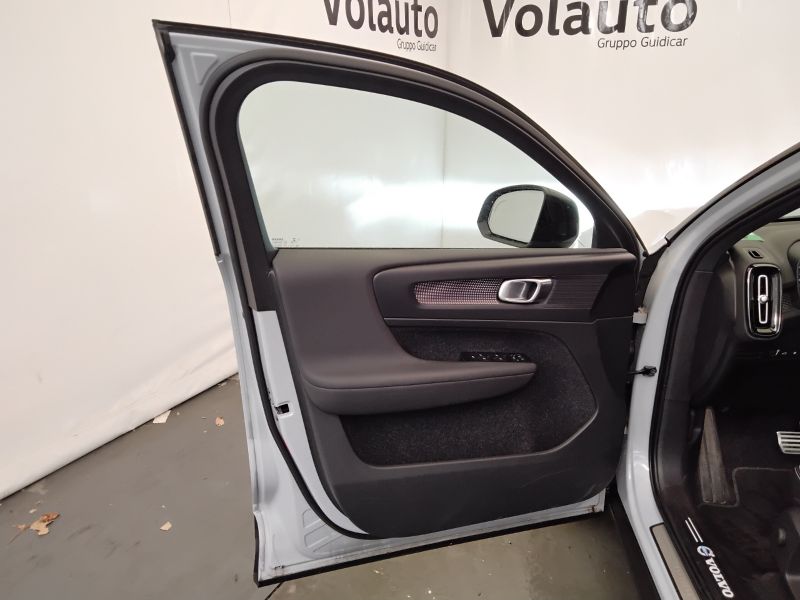 GuidiCar - VOLVO XC40 2020 XC40 1.5 T5 plug-in-hybrid R-design auto my21 Usato