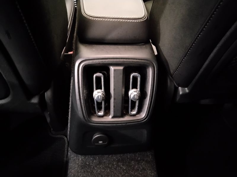 GuidiCar - VOLVO XC40 2020 XC40 1.5 T5 plug-in-hybrid R-design auto my21 Usato