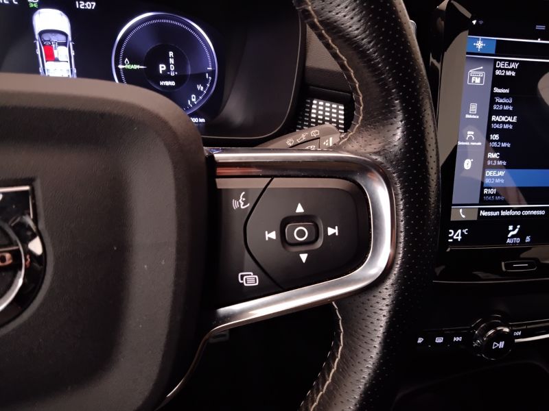 GuidiCar - VOLVO XC40 2020 XC40 1.5 T5 plug-in-hybrid R-design auto my21 Usato