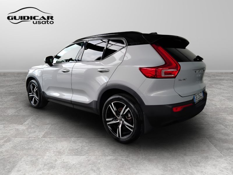 GuidiCar - VOLVO XC40 2020 XC40 1.5 T5 plug-in-hybrid R-design auto my21 Usato