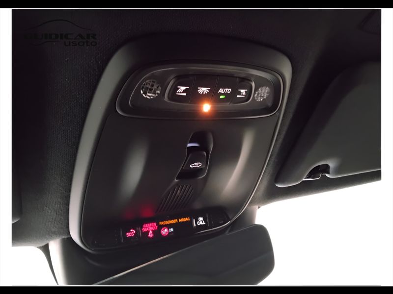 GuidiCar - VOLVO XC40 2020 XC40 1.5 T5 plug-in-hybrid R-design auto my21 Usato