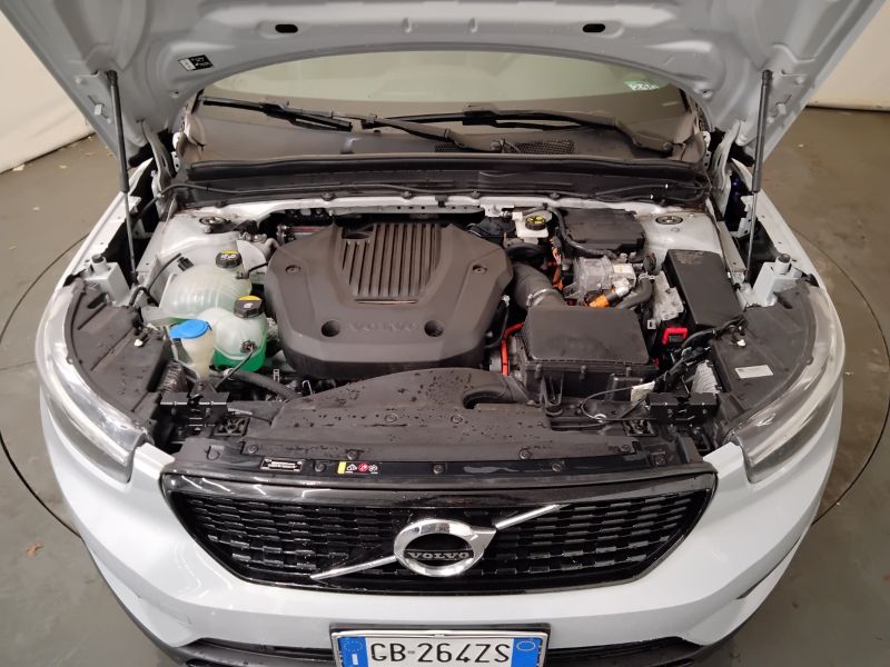 GuidiCar - VOLVO XC40 2020 XC40 1.5 T5 plug-in-hybrid R-design auto my21 Usato