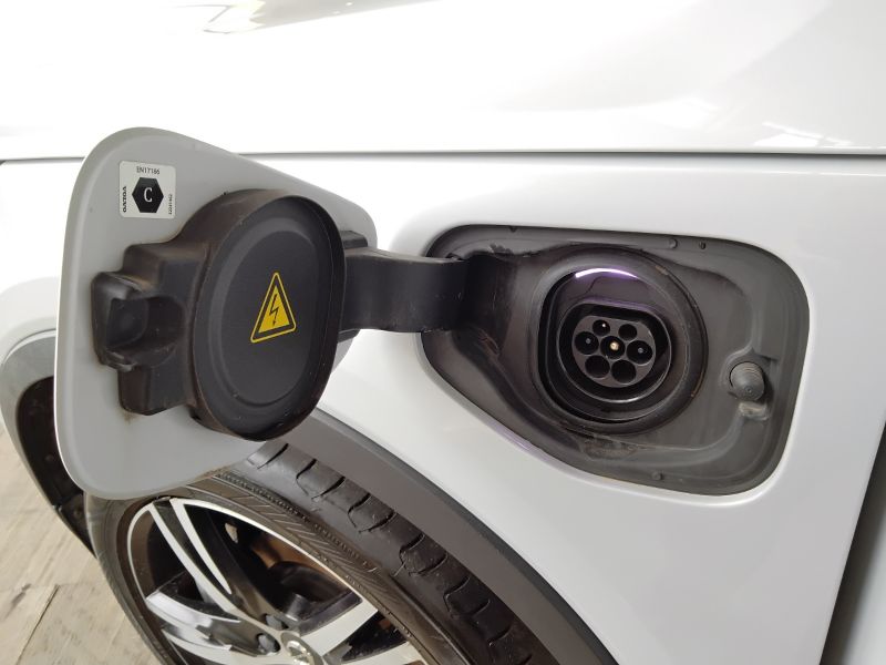 GuidiCar - VOLVO XC40 2020 XC40 1.5 T5 plug-in-hybrid R-design auto my21 Usato