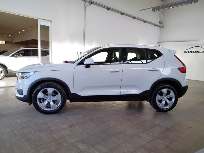 GuidiCar - VOLVO XC40 2020 XC40 2.0 d3 Momentum Pro auto my21 Usato