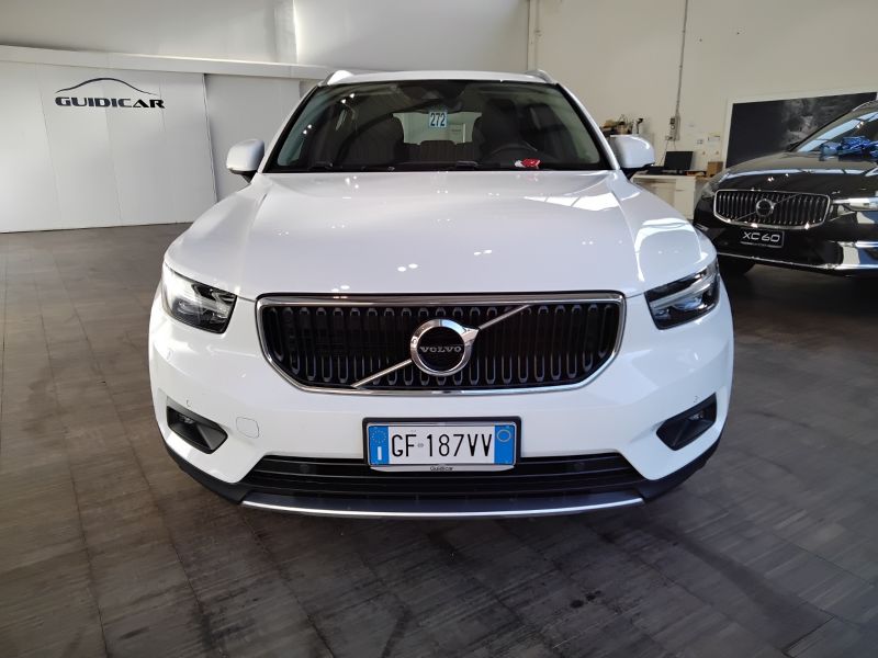 GuidiCar - VOLVO XC40 2020 XC40 2.0 d3 Momentum Pro auto my21 Usato
