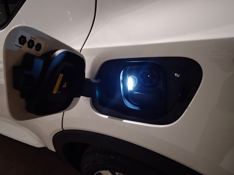 GuidiCar - VOLVO XC40 1 XC40 single motor extend.range Core rwd Nuovo
