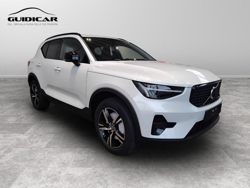 GuidiCar - VOLVO XC40 1 XC40 PLUS DARK B3 AUT Nuovo