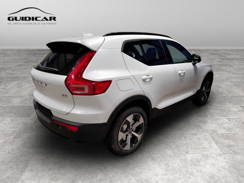 GuidiCar - VOLVO XC40 1 XC40 ULTIMATE DARK B3 AUT Nuovo