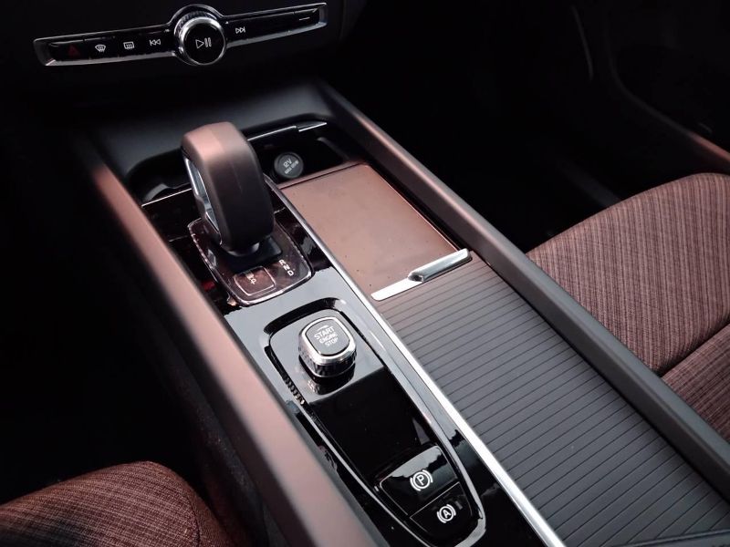 GuidiCar - VOLVO XC60 2024 XC60 2.0 b4 Core auto Aziendale