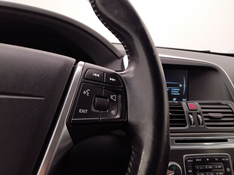 GuidiCar - VOLVO XC60 2014 XC60 2.4 D4 Momentum awd 181cv geartronic Usato