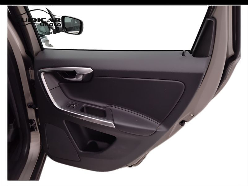 GuidiCar - VOLVO XC60 2014 XC60 2.4 D4 Momentum awd 181cv geartronic Usato