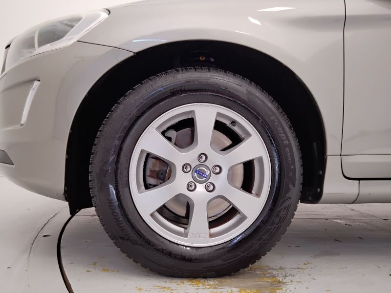 GuidiCar - VOLVO XC60 2014 XC60 2.4 D4 Momentum awd 181cv geartronic Usato