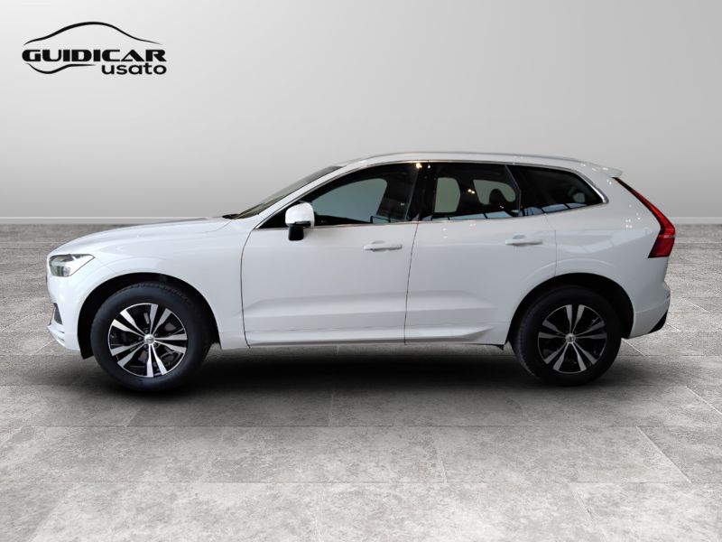 GuidiCar - VOLVO XC60 2021 XC60 2.0 B4 Momentum auto Usato