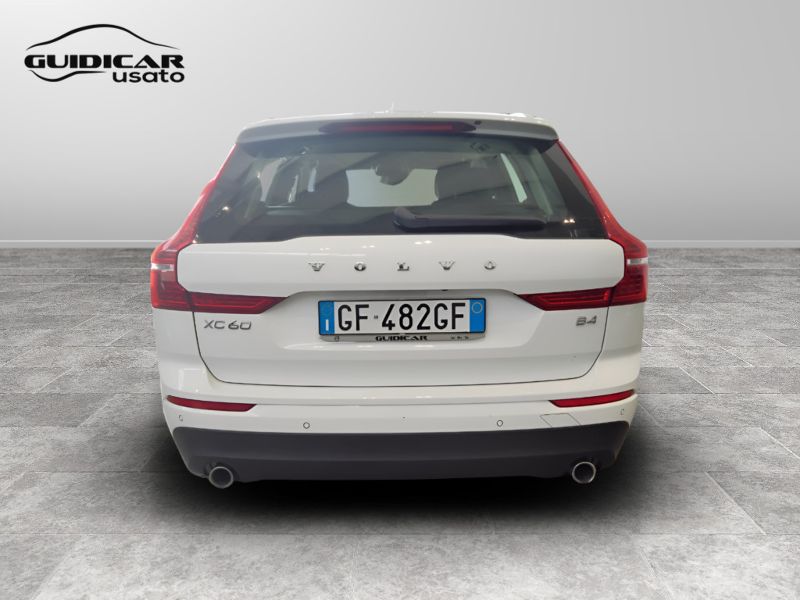 GuidiCar - VOLVO XC60 2021 XC60 2.0 B4 Momentum auto Usato