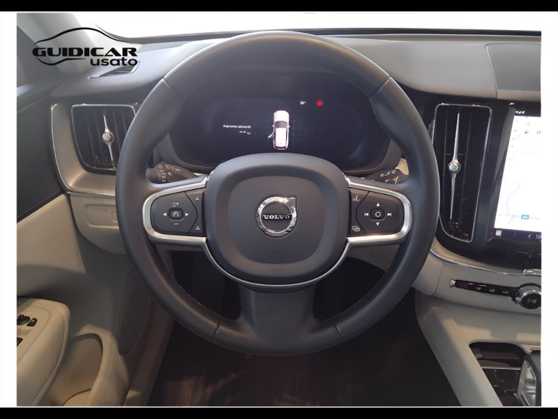GuidiCar - VOLVO XC60 2022 XC60 2.0 b4 Core awd auto Usato