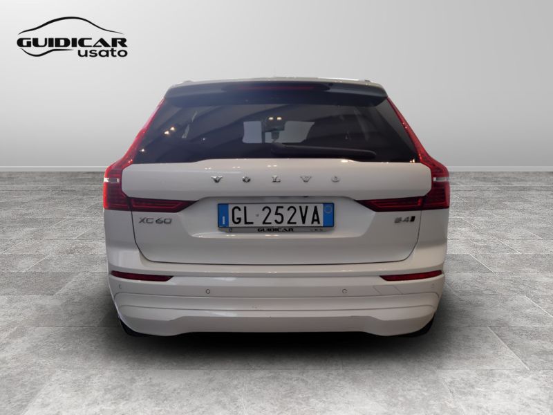 GuidiCar - VOLVO XC60 2022 XC60 2.0 b4 Core awd auto Usato
