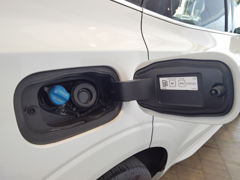GuidiCar - VOLVO XC60 2022 XC60 2.0 b4 Core awd auto Usato
