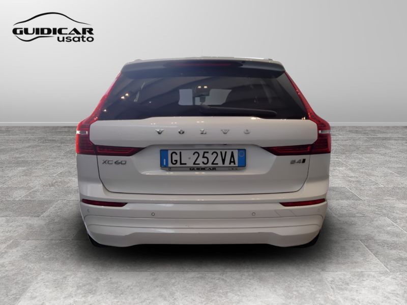 GuidiCar - VOLVO XC60 2022 XC60 2.0 b4 Core awd auto Usato