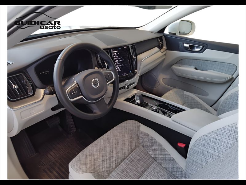 GuidiCar - VOLVO XC60 2022 XC60 2.0 b4 Core awd auto Usato