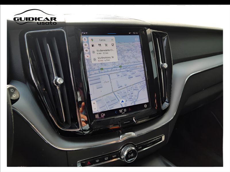 GuidiCar - VOLVO XC60 2022 XC60 2.0 B4 Momentum awd auto Usato
